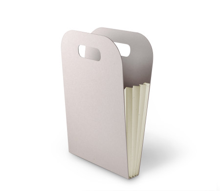 Originelle Kartontasche mit farbigen Seitenfalten