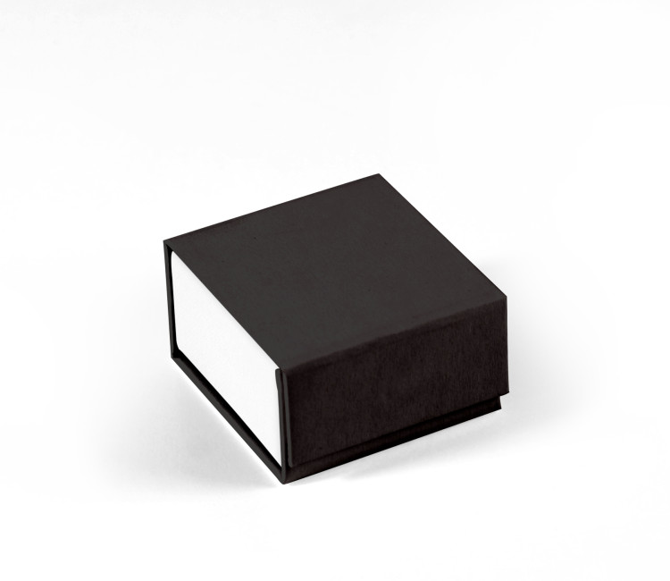 Boîte doublée avec plateau rigide | SelfPackaging