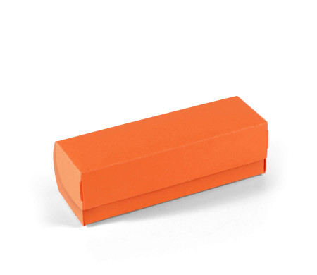 Elongated box with lid for macarons