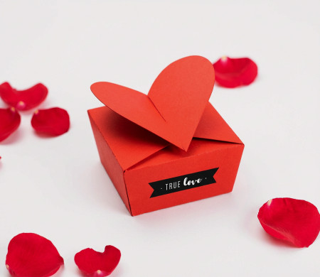 Boîte carton en forme de cœur Personnalisée | SelfPackaging