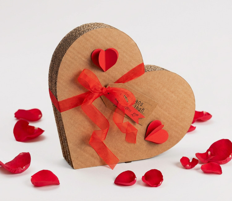 Corazón de cartón decorativo, ¡un regalo con amor!