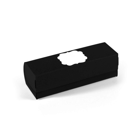 Elongated box with lid for macarons