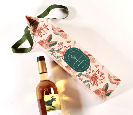 Geschenkbox für Weinflasche mit Bandgriff
