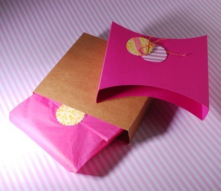 Caja con Faja Rosa y Baker's Twine Caja con Faja Rosa y Baker's Twine