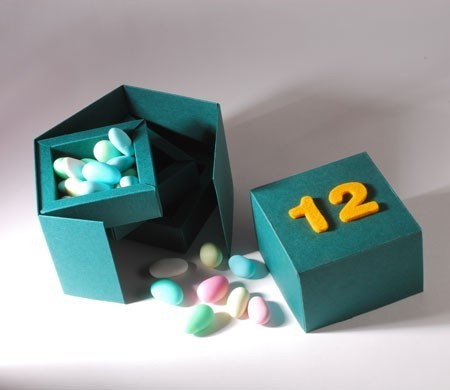 Caja con números de fieltro Caja con números de fieltro