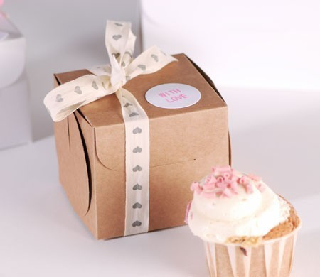 Scatolina per una cupcake con fiocco
