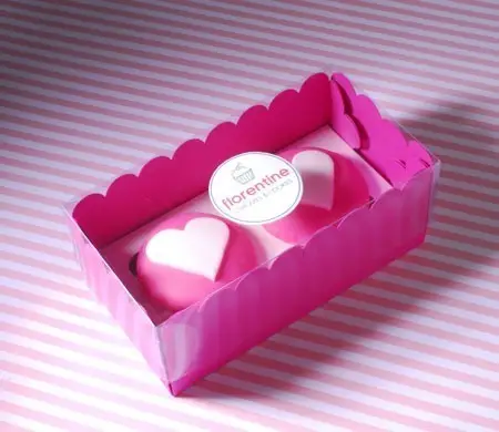 Caja fucsia para dos cupcakes