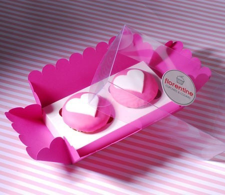 Box for two cupcakes in fuchsia and white