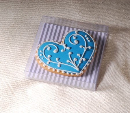 Transparent box for cookies
