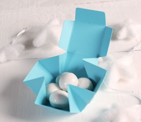 Small square box to self-assemble
