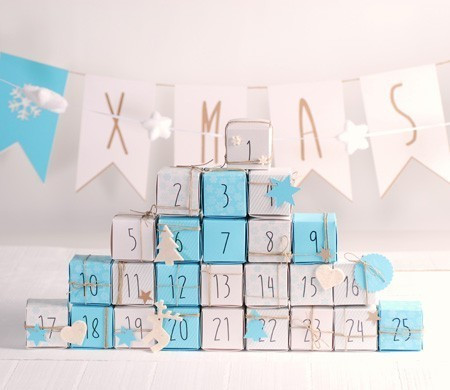 Box to make an advent calendar