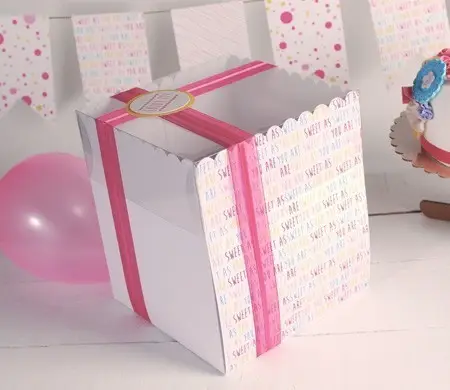 Printed tall box for cakes