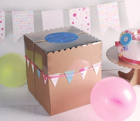 Caja alta para pasteles