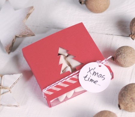 Gift box with Christmas tree