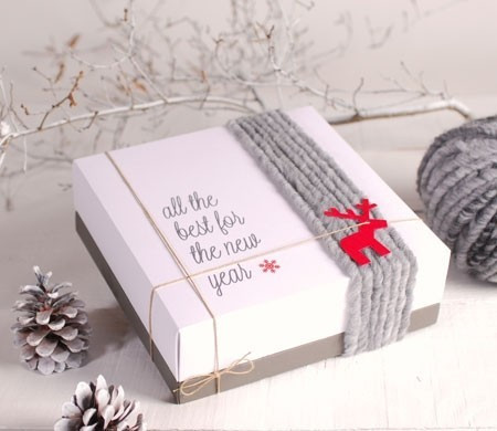 Caja Cuadrada Decorada con Lanas Caja Cuadrada Decorada con Lanas