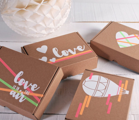 Caja Decorada con Vinilo Romántico Caja Decorada con Vinilo Romántico