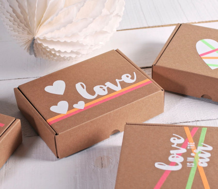 Caja Decorada con Vinilo Romántico Caja Decorada con Vinilo Romántico