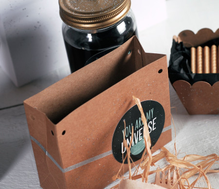 Sacchetto regalo con decorazione spaziale