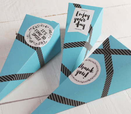 Cucurucho para Fiestas con Pegatinas Cucurucho para Fiestas con Pegatinas