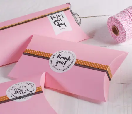 Caja romántica decorada con...