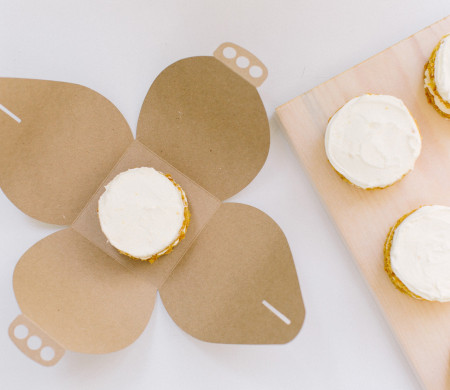 Individual cake box for weddings and sweet favours