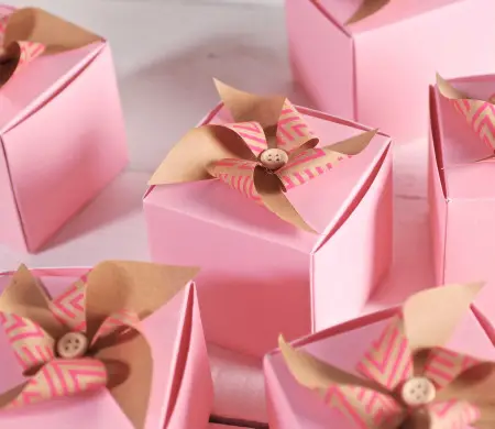 Caja regalo decorada con...