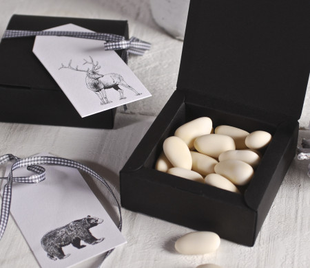 Caja Regalo Decorada con Cinta y Etiquetas Caja Regalo Decorada con Cinta y Etiquetas