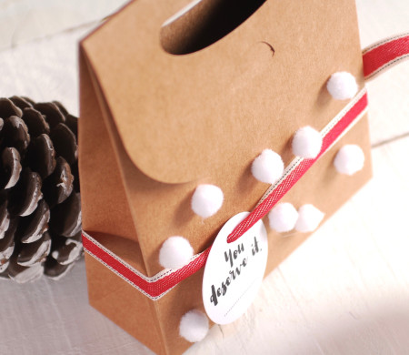 Christmas Box with Pompoms Christmas Box with Pompoms