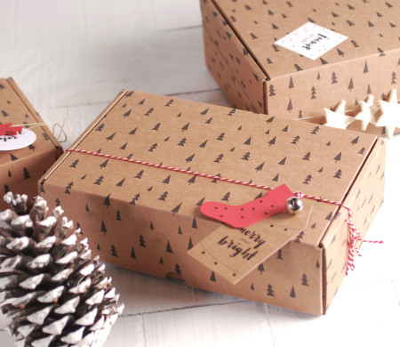 Scatola Kraft Decorata Abeti | Packaging Natale | SelfPackaging