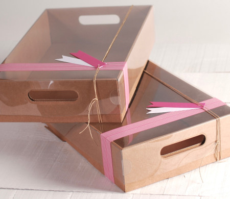 Cardboard tray for gifts