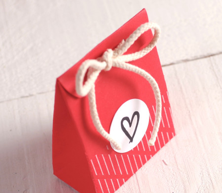 Rote Tasche mit Herz