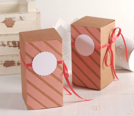 Petite Boîte Cadeau Couleur Corail Petite Boîte Cadeau Couleur Corail