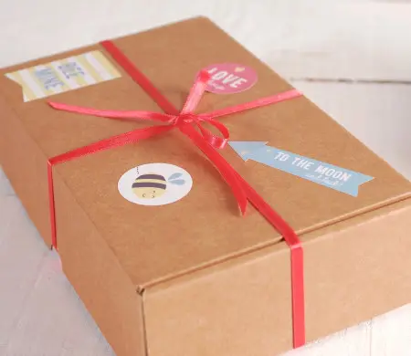 Custom kraft gift box with...