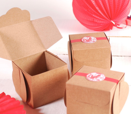 Oriental-style gift box