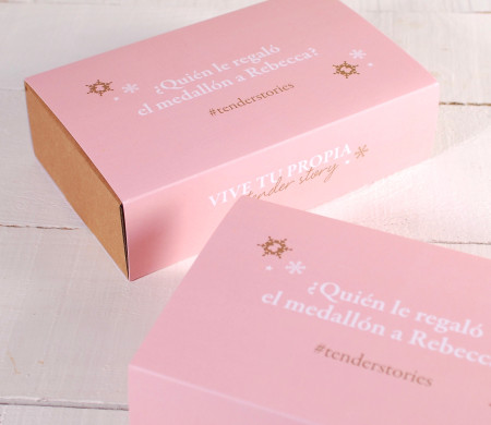 Box with a customisable mystery sleeve