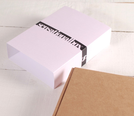 Boîte avec bandeau personnalisable minimal