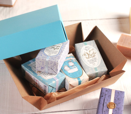 Large box for presentations Large box for presentations
