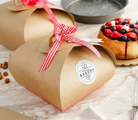 Cake box with handle for...