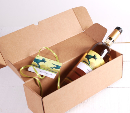 Längliche Weinschachtel mit Dekoration