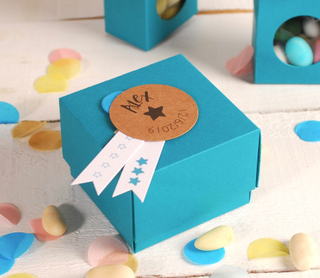 Scatola di cartone con coperchio per confetti
