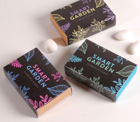 Boîte noire fleurie Personnalisée | SelfPackaging