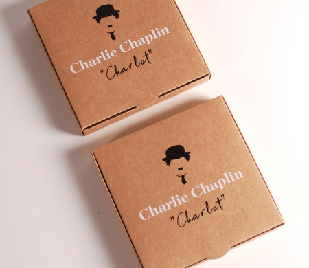 Vintage-style box for invitations