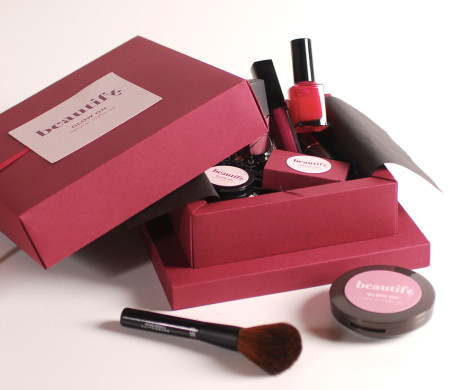 Coffret rouge pour maquillage