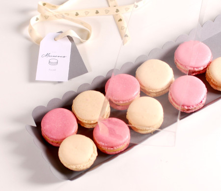 Boîte allongée avec couvercle pour macarons