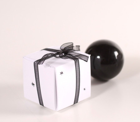 Caja navideña para regalar cosméticos Caja navideña para regalar cosméticos