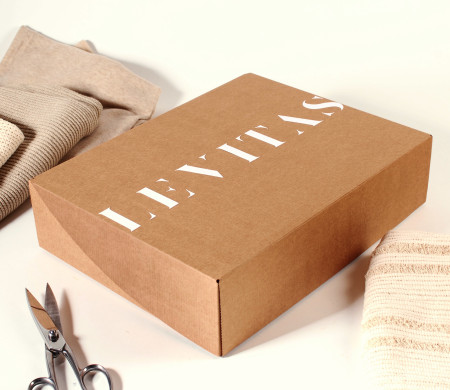 Caja de ropa para envío cartón kraft Caja de ropa para envío cartón kraft