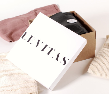 Large microchannel box for clothing or hats