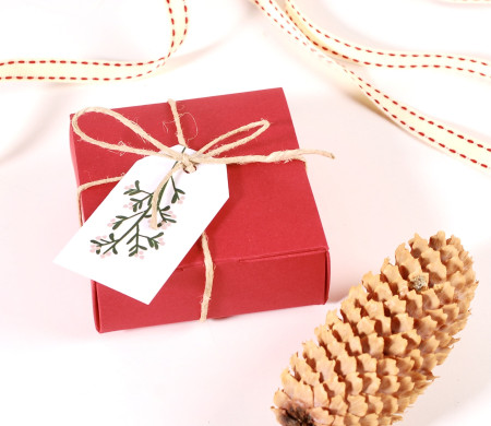 Caja pequeña cuadrada de regalo para Navidad Caja pequeña cuadrada de regalo para Navidad