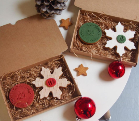 Cardboard shipping box for homemade cookies
