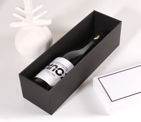 Coffret idéal pour une bouteille de vin, de champagne ou de cava. Coffret idéal pour une bouteille de vin, de champagne ou de cava.